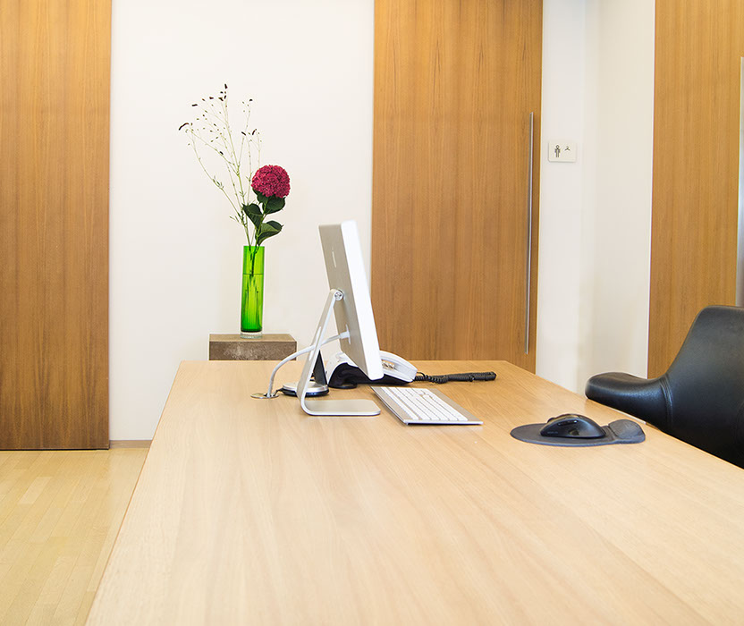 Stephan Hala: Empfang in der Praxis in Lindenthal.